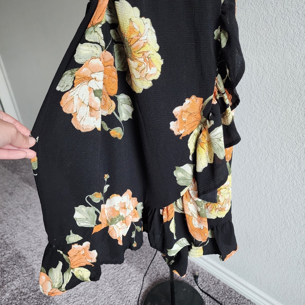 Floral Short Sleeve Wrap Dress - Picture 3 of 4